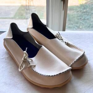 Empress Comfort Moccasin Flats Size 38 US 7.5 Cream Leather Slip On Casual Shoes